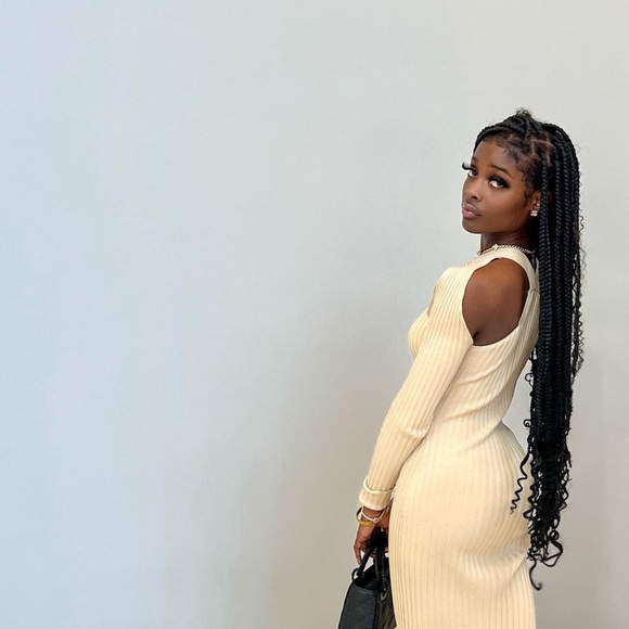 Cream/ beige dress - Picture 4 of 4